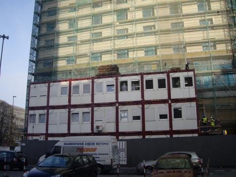 wynajem -kontenerów-hilton