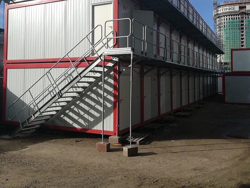 Treppen und Podeste