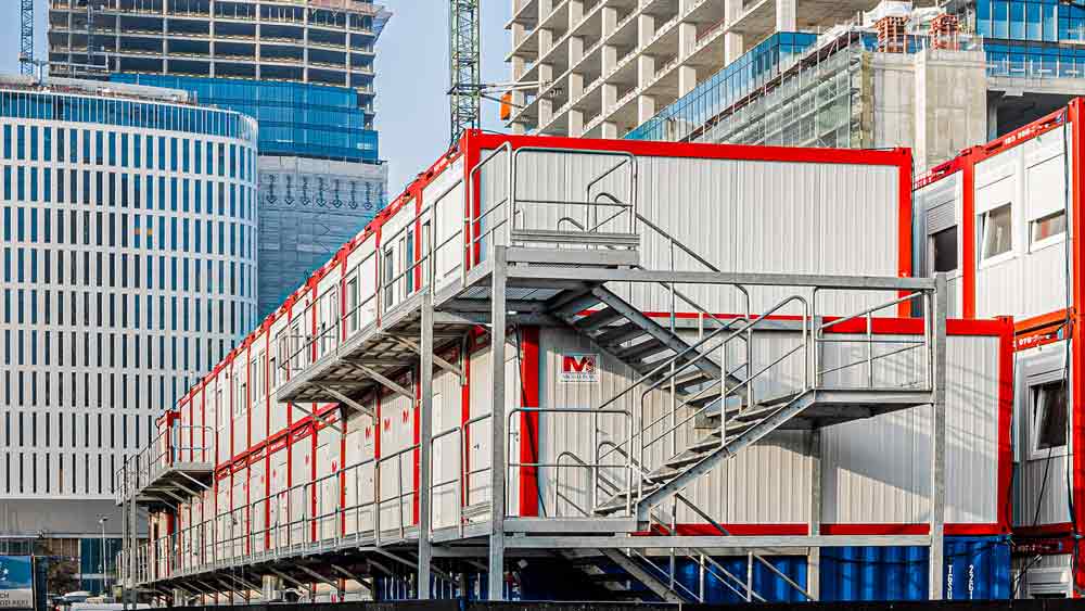 mobilbox mietcontaineranlage in österreich auf einer baustelle.